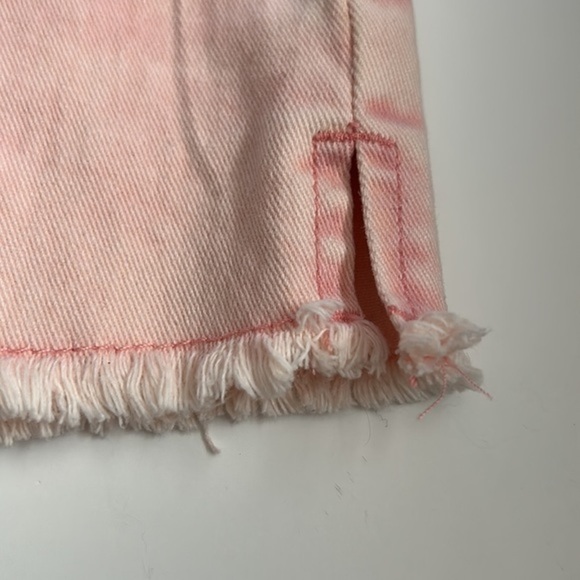 Time and Tru Pink Distressed Cutoffs Size 2 High Rise - Picture 6 of 6